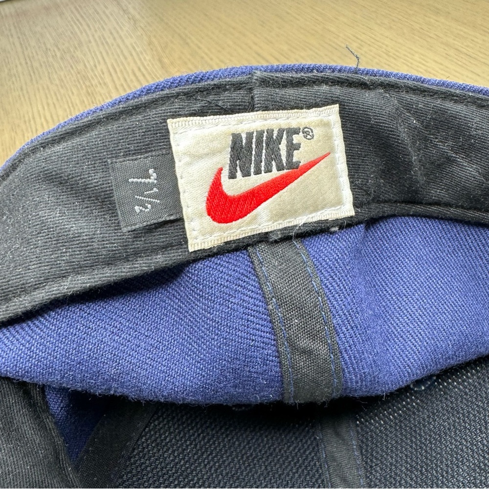 Vintage Nike with swoosh in the front and back. - Picture 5 of 5